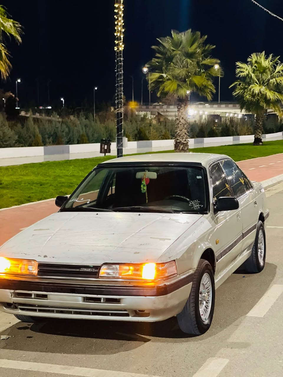 مازدای ۸و بەخ مۆدیل ١٩٨٩ کامل بۆیاخە بۆ جوانی دەحمو لیدراوی نیە  سەنەوی تا ٢٠٢٧ تازەیە بە سەرتی تەحویل  خرامەی تیا نیە و سەیارەکە وەک رەسمەکان جوانە  دینار مەسرەفی تیا نیە بە شەرتی گیرو مەکینە پیشو دوای تازە داگیراوە کامل مەسرەف کراوە لە سلیمانیم *********** السليمانية, العراق
