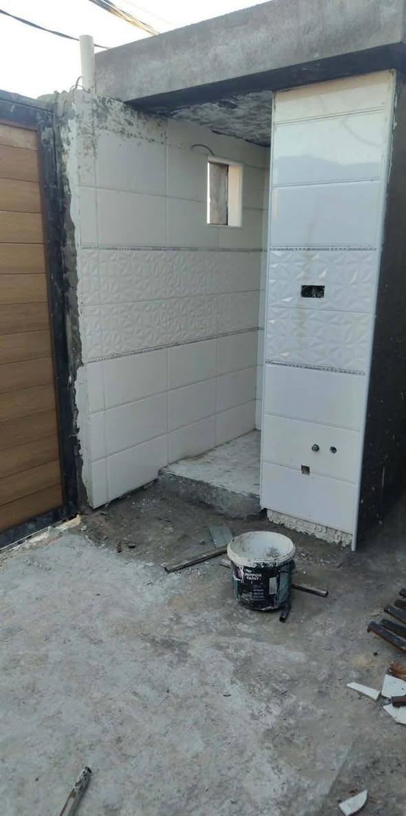 بيت للبيع عد ال ابو حجر زراعي مساحه 100 نقص ارضيه فقط يحتوي غرفه جوه وغرفه فوك لبيت نضيف بناء جديد طابوك السعر 30 وبي مجال للاستفسار *********** مكتب الصالح
