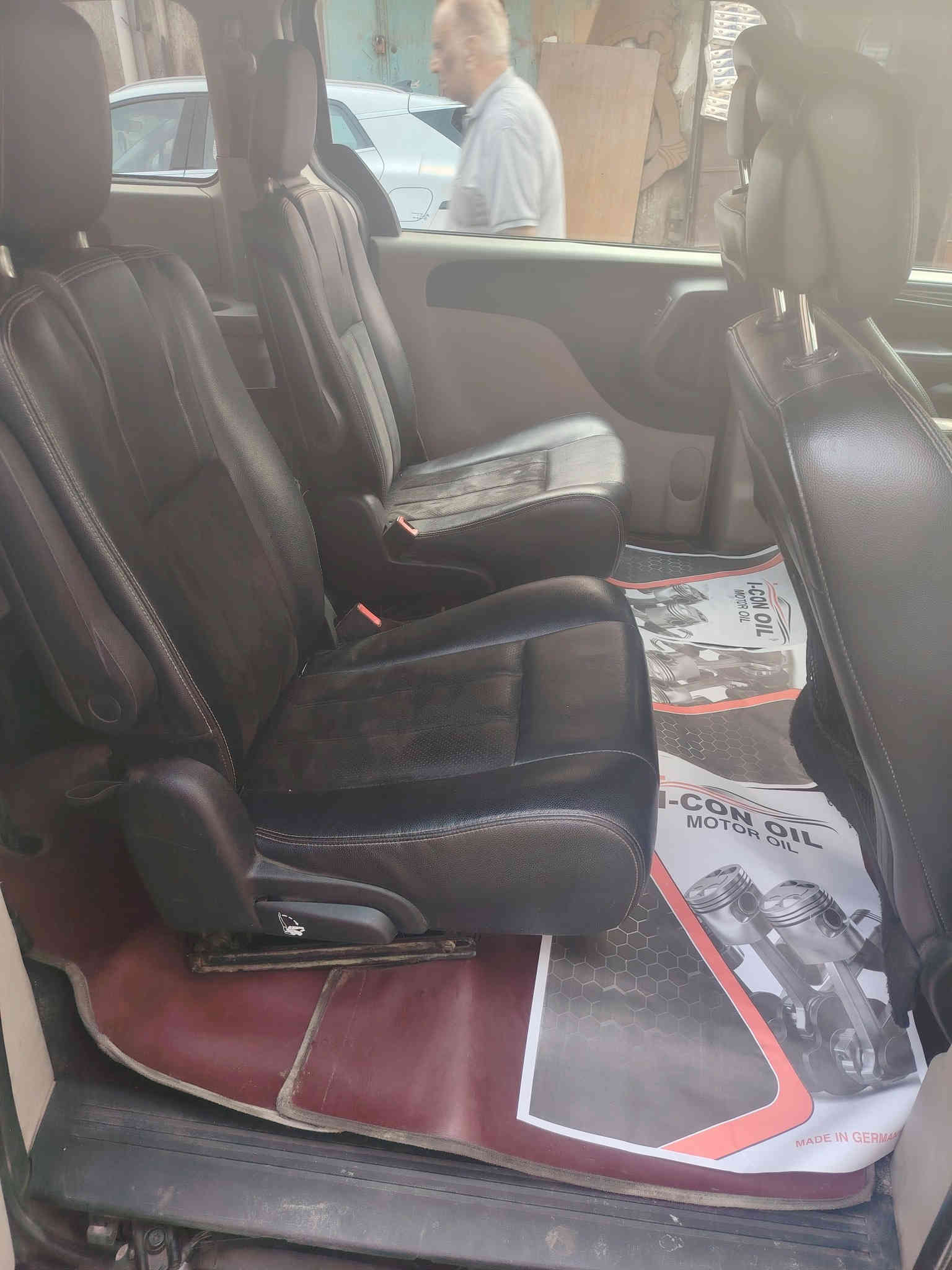 دوج كرفان 2017 رقم سليمانيه الجديد بسمي مواصفات sxt
٧ راكب منفصل
بيبان وجنطه وجام كهرباء شفط
تشغيل عن بعد 
داخل جلد
؛ شاشه جبيره
فرس وسطي
مكينه كير تبريد تايرات مكفولات
صدر نضيف بس مو جديد يعني تقريبا ٧٠ بلميه
حادث موضح بلفديو
سعر ١٤٥ بيه مجال بسيط
تعجبك أهلا وسهلا
متعجبك اعبرها اتحصل احسن منها ان شاء الله
***********
مكان بغداد أو النجف
