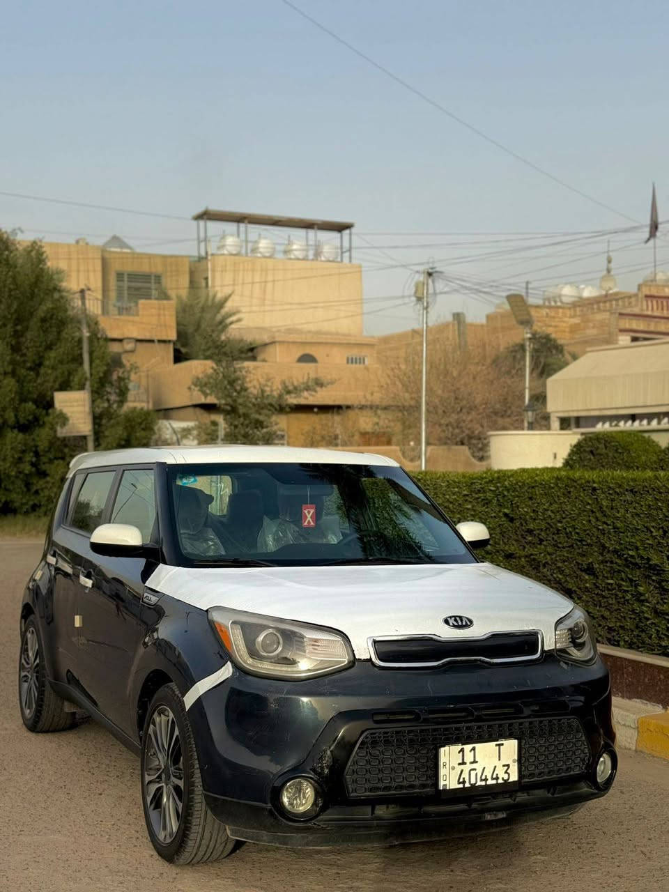 سلام وعليكم كيا صول موديل ٢٠١٦ الحادث امريكه بنيد فقط
وهنا بل العراق صار بيه بابين وجاملغ اثر شخط بدون دواخل
وسونار مرفق بل منشور وكلشي واضح كدامك  
فول مواصفات عد الفتحه ولبصمه 
تو كلر يعني قماره بيضه بلاديه 
مكينه ٢٠٠٠  مكفوله
 لاتبخير لاتنقيص مكفوله
شاشه اصليه كامره دواره 
كشن السايق كهرباء 
كشنات جلد اصلي داخل لونين  وبعد بيه هواي مواصفات 
تحكم ستيرن 
ويل جبير 
سياره ماشيه حقيقي ٩٠ الف 
 رقم بغداد نكليزي تحويل ثاني يوم هزه جديده 
سعر (105) وبيه مجال حك جيه
مكاني بغداد الرصافه 
*********** الشراي يتصل
