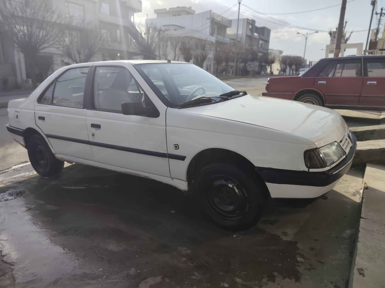 بیجو 405مودیل 2009 یه ک په له بویاغی هه یه ته حویل اصلیه سه نه وی پلاستیکه ته بریته هه مووگیانی به شه ت مالی دوسته  ژماره ی ته له فون *********** سلیمانی السليمانية, العراق
