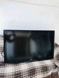 شاشه تلفزيون Lg شاشه حلوه ونضيفه جاهزه مكلف بالنشر اي ستفسار 077172557...