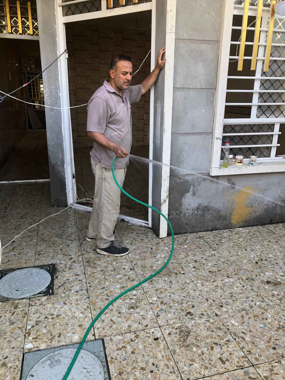 السلام عليكم مقاولات بناء الدور نقدي وبتقسيظ شغل نضيف مرتب نشتغل بكل مناظق بغداد كرخ ورصافه كمرة الاعظميه صليخ سبع بكار شعب بنوك تشتغل تستلم مفتاح او هيكل حسب اتفاق وحسب طلب *********** ***********
