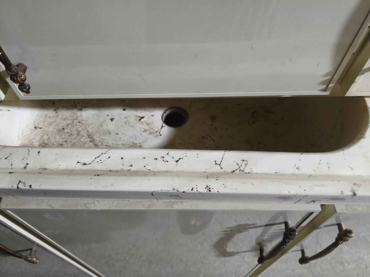 للبيع 
كاونتر ألمنيوم تفصال السطح مرمر قياس ٣متر بيه ضرر بطرف السنك 
سعر الشراء مليون وربع سعر البيع ٥٥٠وبيه مجال 
العنوان بغداد حي الحسين بغداد, العراق


**إذا كنت صاحب هذا الإعلان وتريد حذفه لأي سبب، رجاءا أرسل رسالة إلى الدعم الفني**