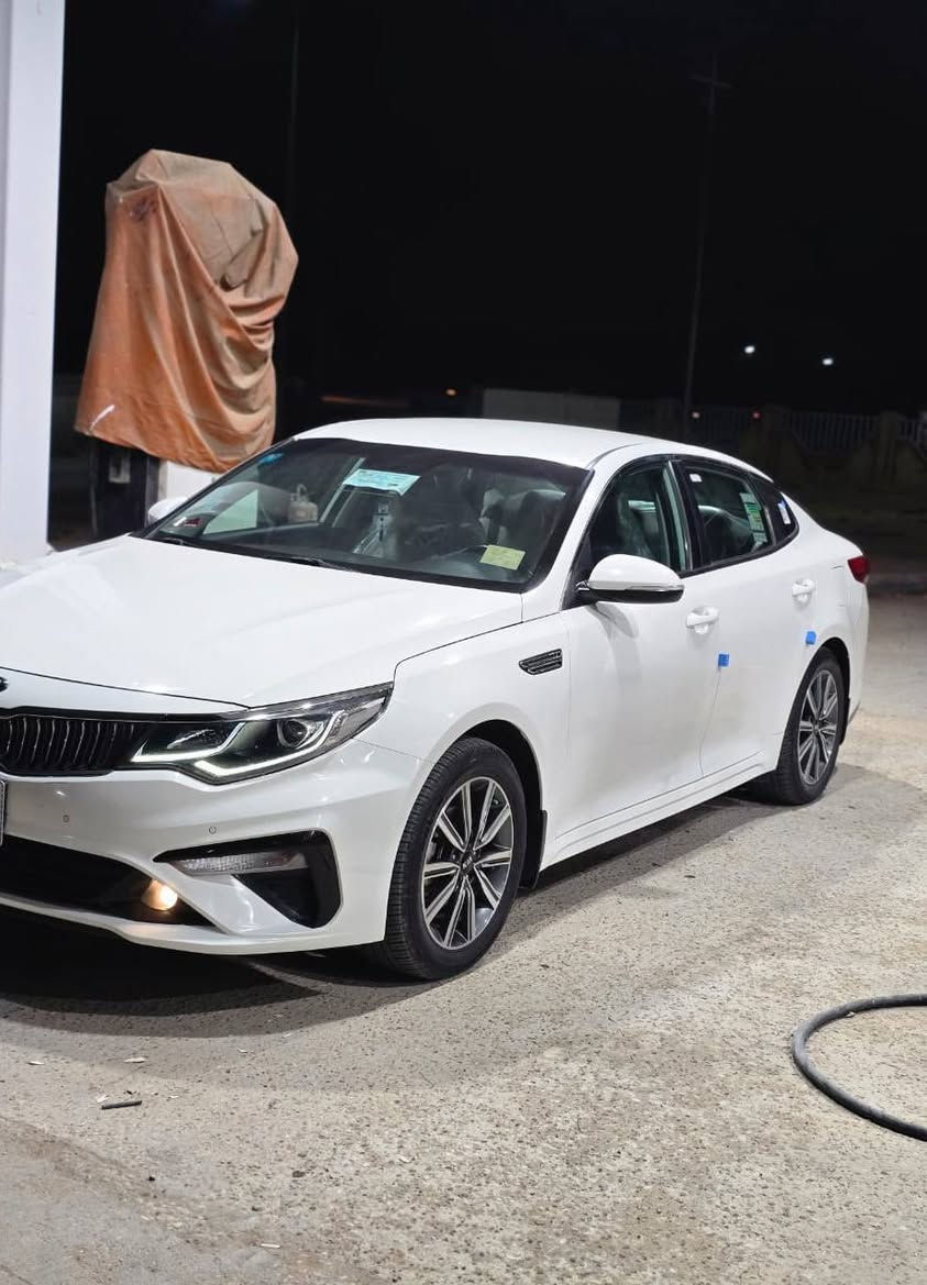 سلام عليكم اوبتيما 2020 رقم بغداد دولي ماشيه 55 سويج 2400كفاله سعر 212 وبيه مجال مكان السياره السماوه  ***********
