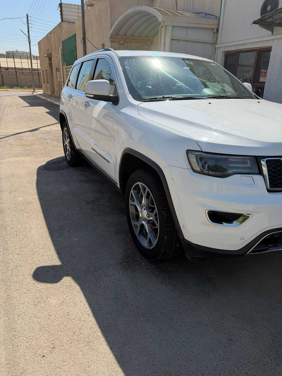جيب كراند شيروكي بلاص 
ماشية ٧٧ كيلو 
٢٦٠$ السعر


**إذا كنت صاحب هذا الإعلان وتريد حذفه لأي سبب، رجاءا أرسل رسالة إلى الدعم الفني**
