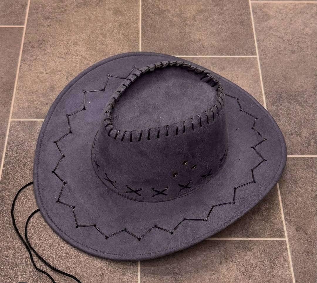 🤠 قبعة الكاوبوي وصلت 🔥
ستايل فخم يخليك مميز بكل طلعة 😎

✔️ خامة مرتبة
✔️ شكل يجذب النظر
✔️ متوفرة جميع الألوان 🎨

💰 السعر: 5 آلاف فقط
📞 للطلب والاستفسار: 7892919053
