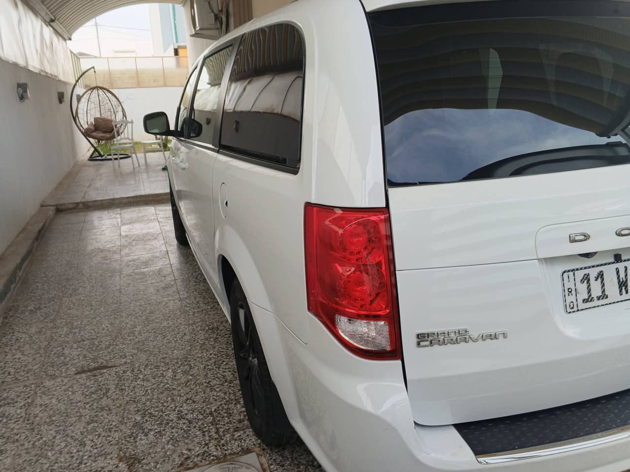 سلمعليكم دوج 2019 GT فول 1/1
جاهز 100/100 موصفاته معروف بعد رقم بغداد باسمي سنويه 29
محرك مامفتوح حت ماي احمر بي تشغيل عن بعد بيبان شفط حنط شفط فرس بسقف تخم تايره جديد ستوني شاده اصلي 
ماشيه 60م كير محرك جدد مكان السياره النجف ***********
سعر 188 وبيه مجال الاستفسار سونار بيه موجود هم
