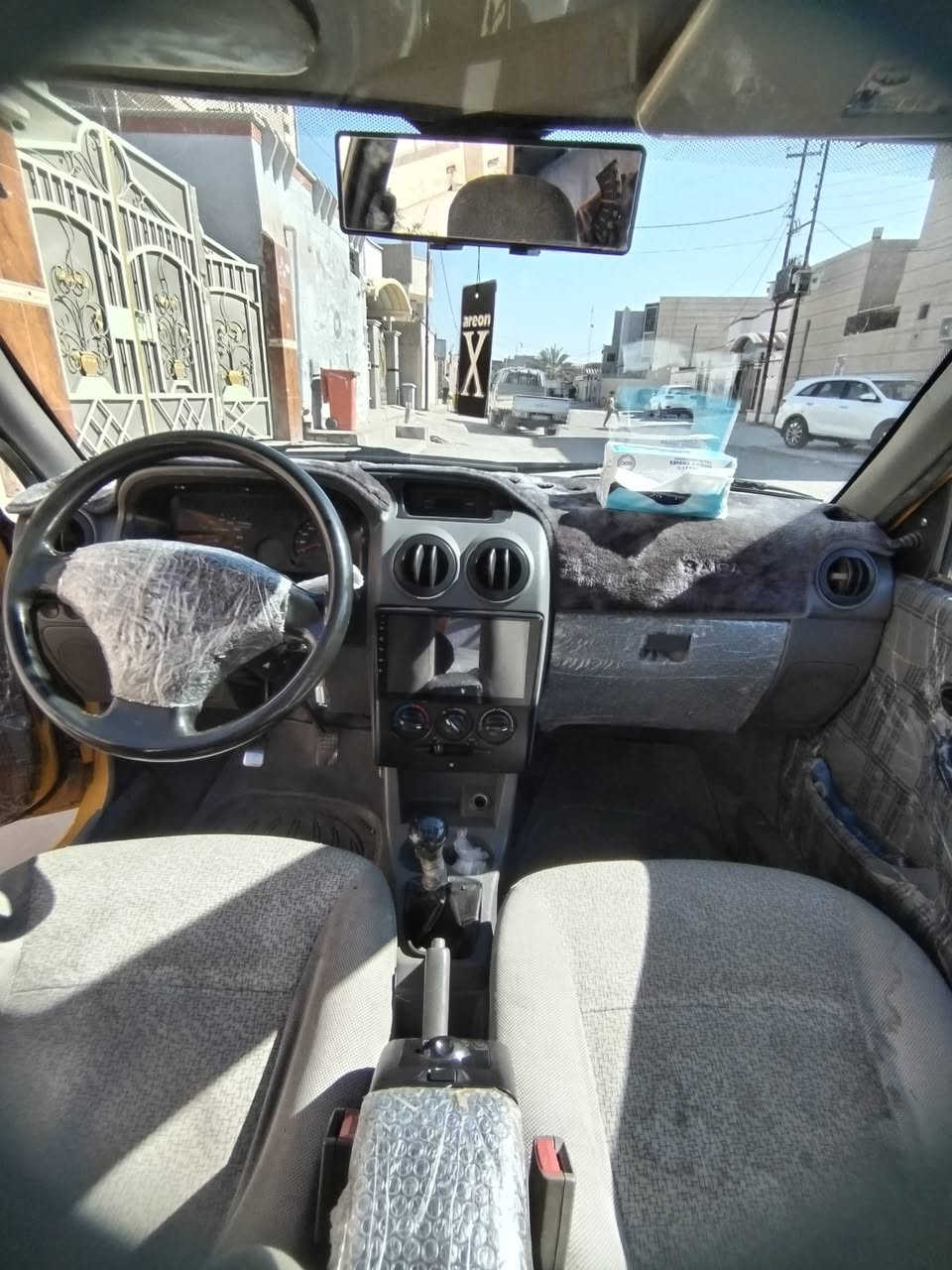 السلام عليكم سيارة سايبه للبيع او للمراوس حسب القناعه السياره موديل 2017 سياره بسمي مكفوله من كلشي السياره بعد احله من الصوره مصفره هيئه وغرامات  تدفئه تبريد كهربائيات كلها شغاله تخم تاير جديد المكينه لاتبخير ولا تنقيص مكان السياره صلاح الدين قضاء بلد السعر 42 وبيها مجال اي استفسار الاتصال بل رقم *********** خضوري الحجي
