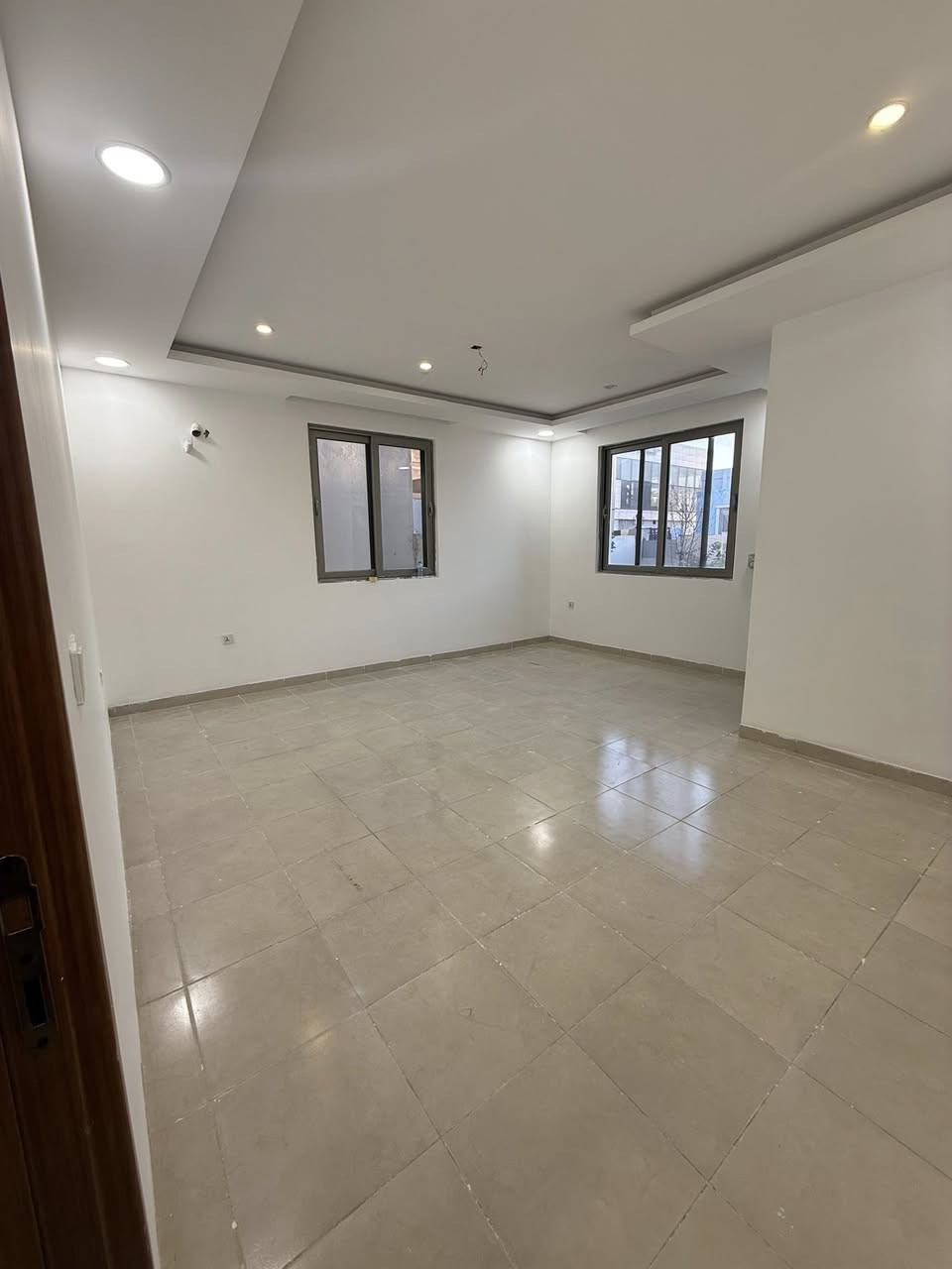 🏠دار للبيع 
مجمع بيتي (الزون الاول)
مبدل ارضية الگراج والحولي 
موقع مميز 
 قرب الخدمات (جامع) (مدرسة) (ماركت)

المساحة 220 م
3 غرف 
صالة 
استقبال
مطبخ 
2 مجاميع صحية
گراج وحديقة 
 
توجد عروض اخرى داخل مجمع بيتي
☎️للاستفسار 

 ***********

📍نستقبل جميع العروض داخل وخارج المجمع
