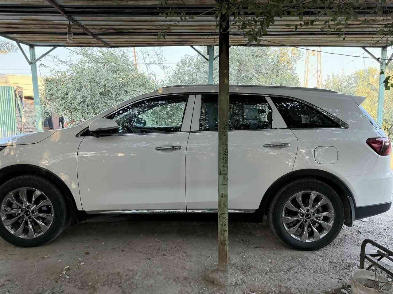 سورنتو ٢٠
رقم قادسية 
ماشية ٧٦
فول مواصفات من عدى البانوراما 
تخم تاير 
ويل ٢٠ ستيل 
حساسات امامية وخلفية 
كامرة خلفية 
شاشة كبيرة بلادية 
اريل زعنفة 
تحكم ستيرن 
باب الجنطة كهربائي 
بصمات ٢
تبريد ٣قطع 
الكشنات جلد قرميدي 
بردات بلادية 
بصمة تشغيل 
بصمات يدات 
اشاير ترحيب سلايت 
لد نهاري 
لايت ٣عدسات زنون 
لدات يدات 
دبل شباك امامي 
كتلوكات الشركة 
مكفولة ما عدى كارتين بجهة العبري 
السعر 270
رقم صاحب السيارة ***********
