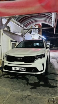 سورنتو 2023 فول 1/1  6 سلندر 5 كامرات ماشيه20 الف  جديده سياره كفاله ع...