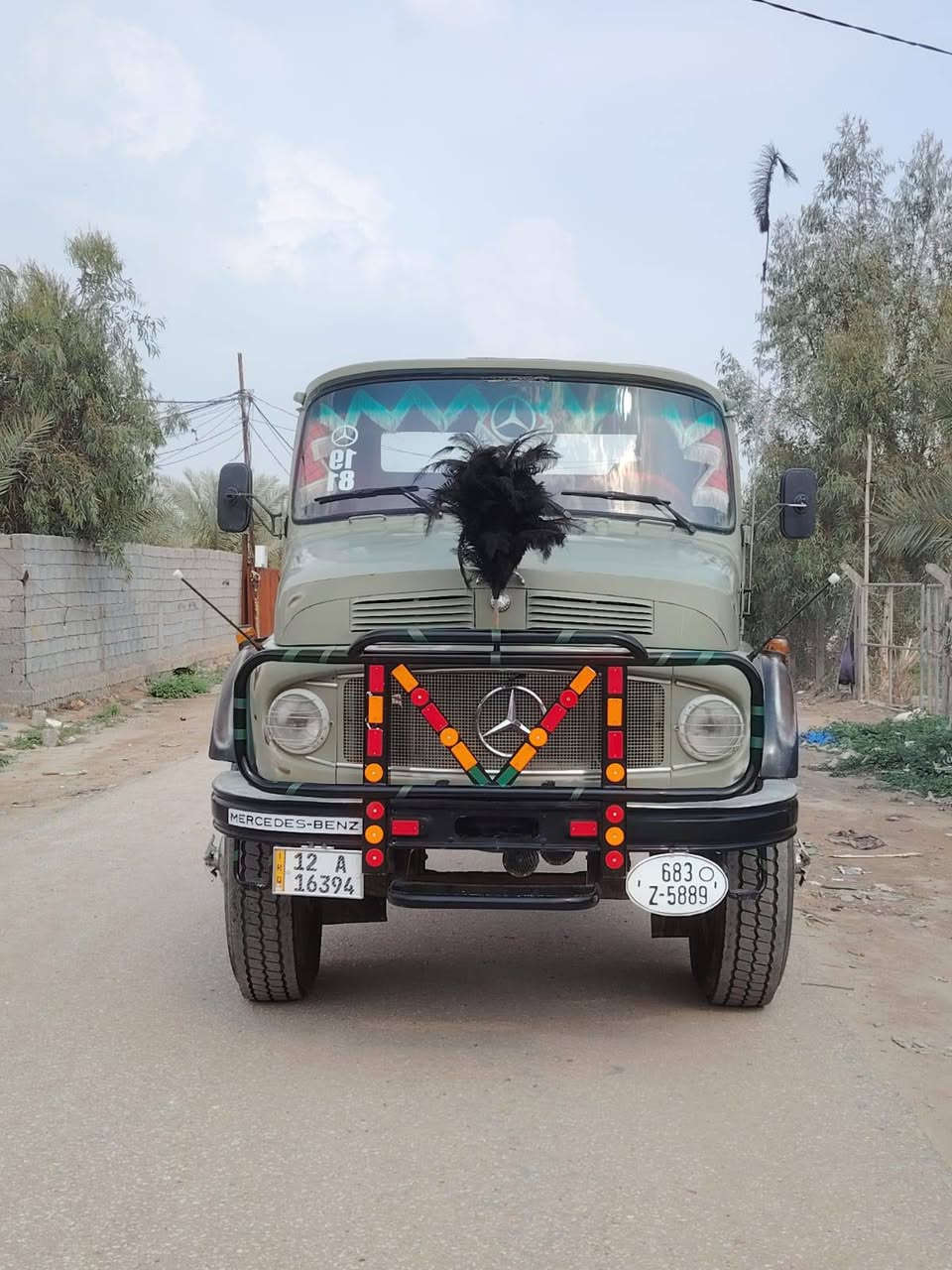 سلام عليكم للبيع قجمه 80 بلاديه مكفوله كفاله عامه سياره بلاديه ما مصبوغه شاصي خام مامطول سبرنگات وضع الشركه محرك جديد مامفتوح رقم نينوى بسمي تريد تانكي تريد بدي 
الاستفسار (***********/./***********)
