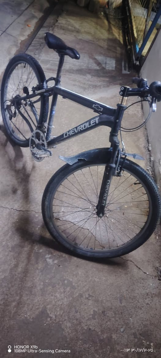 بايسكل شوفرت ليت للبيع كامل بس نقص كير خلفي الباقي كلشي شغال وجديد الشراي يجي خاص  السعر 120 او يتصل على رقمي اسيا ***********كورك***********
