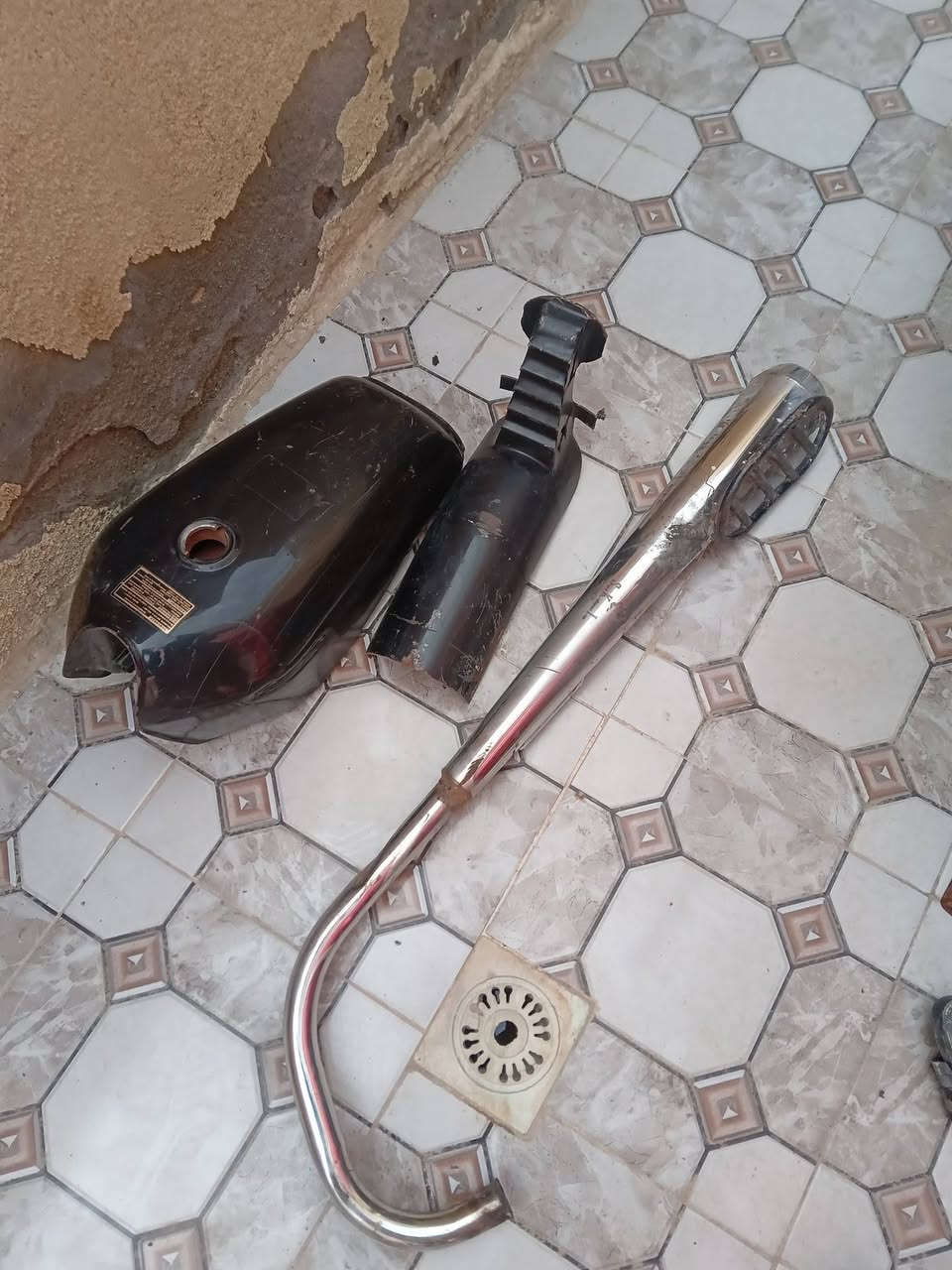 سلام عليكم 
تانكي اسود +سبايدر+صالصنصه جعره 
قيم باليعجبك واذا شلع تاخذهن بعد احسن كوت شارع النفط


**إذا كنت صاحب هذا الإعلان وتريد حذفه لأي سبب، رجاءا أرسل رسالة إلى الدعم الفني**