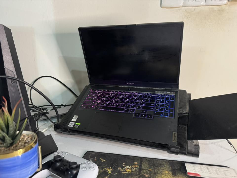 Lenovo legion 5 gaming laptop
السلام عليكم

اللابتوب نظيف واستعمال شخصي، مناسب للألعاب، الدراسة، التصميم، وبرامج العمل. الجهاز شغال طبيعي وما بي أي مشكلة.

ما مفتوح ابد لا صيانة ولا تنظيف لان نادرا ما استعمله

فاعتقد يحتاج تنظيف + معجون جديد

المواصفات:

• Processor: Intel Core i7-10750(H)

• Graphics Card: NVIDIA RTX 2060 6GB

• RAM: 16GB

• Storage: SSD 256GB + HDD 1TB

• Screen: 15.6 inch Gaming Display 144hz

• Keyboard: Backlit + RGB

• System: Windows 11

• الجهاز قوي ويشغل ألعاب وبرامج بشكل ممتاز وتبريدة خرافي

ملاحظات:

• الشاحنة الاصلية موجودة

• الباكيت الاصلي موجود

• سبب البيع تحويل للاپل

• البطارية ٩٠٪؜ عدد دورات الشحن ١٢١ مرة تقريبا

• السعر: ٩٠٠،٠٠٠ د.ع قابل للتفاوض للجادين فقط

الموقع: أربيل

للتواصل: ***********
