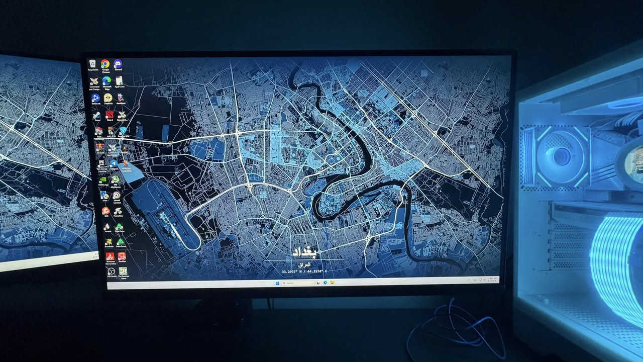 السلام عليكم 
سيت اب كامل للبيع 
كيس + شاشه رئيسيه + شاشه ثانويه + كرسي كيمنك + ميز + ثنين ups

المواصفات 
الكيس نوع sama ابيض 
كارت شاشة zotac 5070 anp ٣ فان ابيض 
معالج i5-14400F 
مذربورد AORUS z790 ice ابيض 
رمات ابيض dd5 32 rgp g.skill سرعه 6000 
هارد 1t m.2 
بور سبلاي 850 ثيرملايت ابيض 
مبرد مائي 380ml sama ابيض 
الكيس فول وايت اخوان

الشاشات 
ستناد شاشات ثنائي متحرك بكل الاتجاهات 
الشاشه الرئيسية 
samsung odyssey g5   
حجم 27 
فريمات 200 
الدقه  2k 
  
الشاشه الثانوية 
samsung g3 
حجم 24 
فريمات 166 
الدقه فول hd

باقي الملحقات  
كرسي كيمنك نوعيه ممتازه يتحمل وزن ١٥٠ كيلو 
ميز كيمنك كبير صانعه بايدي 
كيبورد لاسلكي ميكانيكي نوع rk 
ماوس لا سلكي نوع بلودي 
سماعة نوع ريزر 
ماوس باد حجم متر مقاوم للماء 

ups عدد ٢ اوفلاين
الاول 2000 
الثاني 1500

مكاني بغداد 
وتساب ***********
