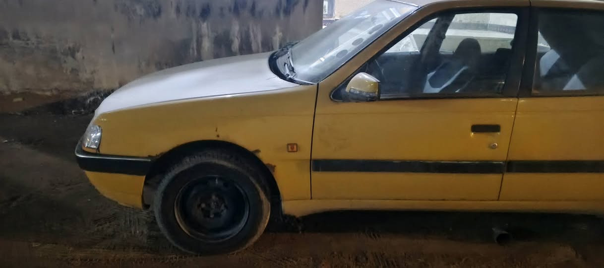 بيجو 405 موديل 2015 سنوية 2027 بأسم ولد شرط التحويل مامطلوبة ربع مصفرة هيئة وغرامات السيارة بيهه خياسات قليلة بلدوس وبداية خياس بلقمارة البدي شوف العين كدامك مكينة وگير بلچيس تبريد وتدفئة وكهربائيات كلهه شغالة تخم تاير البطاين الكدام شوي تعبانات دواخلها حلوة سيارة مال تكسي دك سويج واطلع بس الحدادية تعبانة عوزهه السعر 32 وبيهه مجال للشراي ياخذ عيوني
للاتصال والاستفسار 
*********** البصرة, العراق
