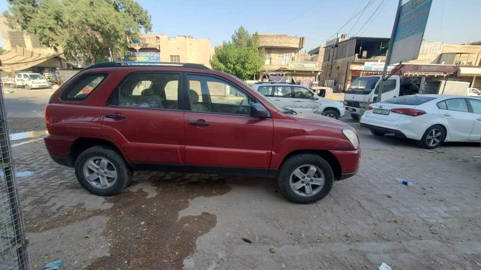 السلام عليكم سبورتج للبيع موديل ٢٠٠٩ خليجي داخل بيجي مكينه ٢٠٠٠ تخم تاير جديد مكان السيارة بغداد م الصدر قرب معارض الحبيبيه ١١٥ ورقه وبيه مجال غير متواجد على النت والاتصال على رقم ***********

