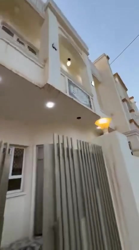 دار ركن للبيع
المساحة ١٠٠ متر واجهه ٧ اله ربع نزال ١٨
٣ غرف نوم +٣ صحيات + استقبال + موزع +مطبخ
بناء ٢٠٢٥
المكان التوحيد مقابل سياج الجوهره
للاستفسار اتصال ***********
