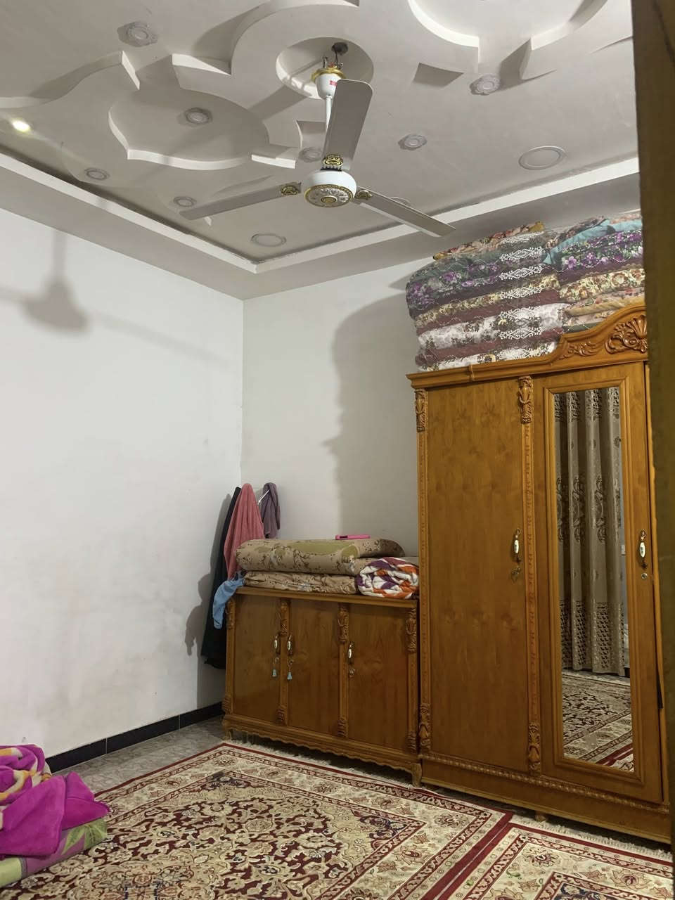 للبيع منطقه ابو درع صفحه الباندا 80 متر رقم ***********
