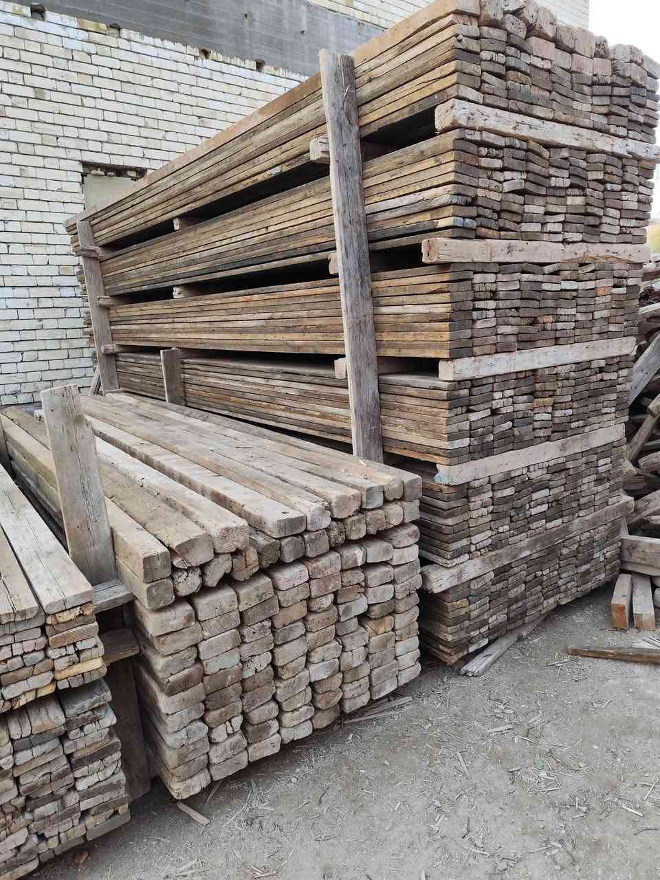 قالب خشب نضيف مستعمل للبيع
العدد 17 مكعب 
المكان بابل 
الاستفسار على الرقم ***********
