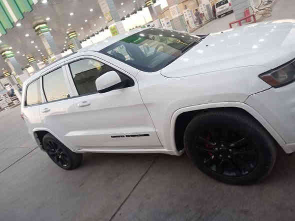 السلام عليكم للبيع جيب موديل 2017 وارد امريكي حادثها بابين جهة السايق بل عراق    صيانتها مستمرة وجاهزة بستم مال 14شاد اله بنزين عادي    خير من الله سياره ماشية 150 الف 
مواصفات السيارة
شاشة جبيرة
كامرة
حساسات خلفية
تحكمات ستيرن
شفتات ستيرن
كشنات جلد 
كشنات كهرباء 
كشنات تدفئة
تشغيل عن بعد
صندوك كهرباء
لايتات زنون 
مكينة 3600 
اخوان كل تفاصيل السياره ذاكرهن وسنوار السياره موجود وية الصور  من تخابرني لترجع تسألني عليهن رحمه على اهلك السياره عارضها ب 190 وبيها مجال بسيط مكانها بغداد  وهذا رقمي***********
