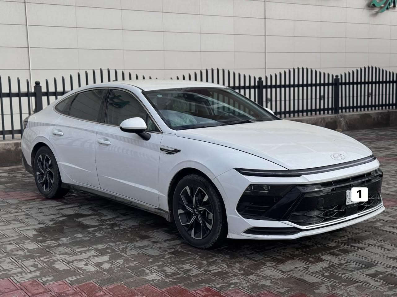 يالله.
سوناتا 2024. دخول جديد 
ماشيه 8000mi فقط. 
ضرر صبغ فقط . 
للبيع او مراوس حسب الاتفاق. 
للاستفسار اكثر. ***********.
