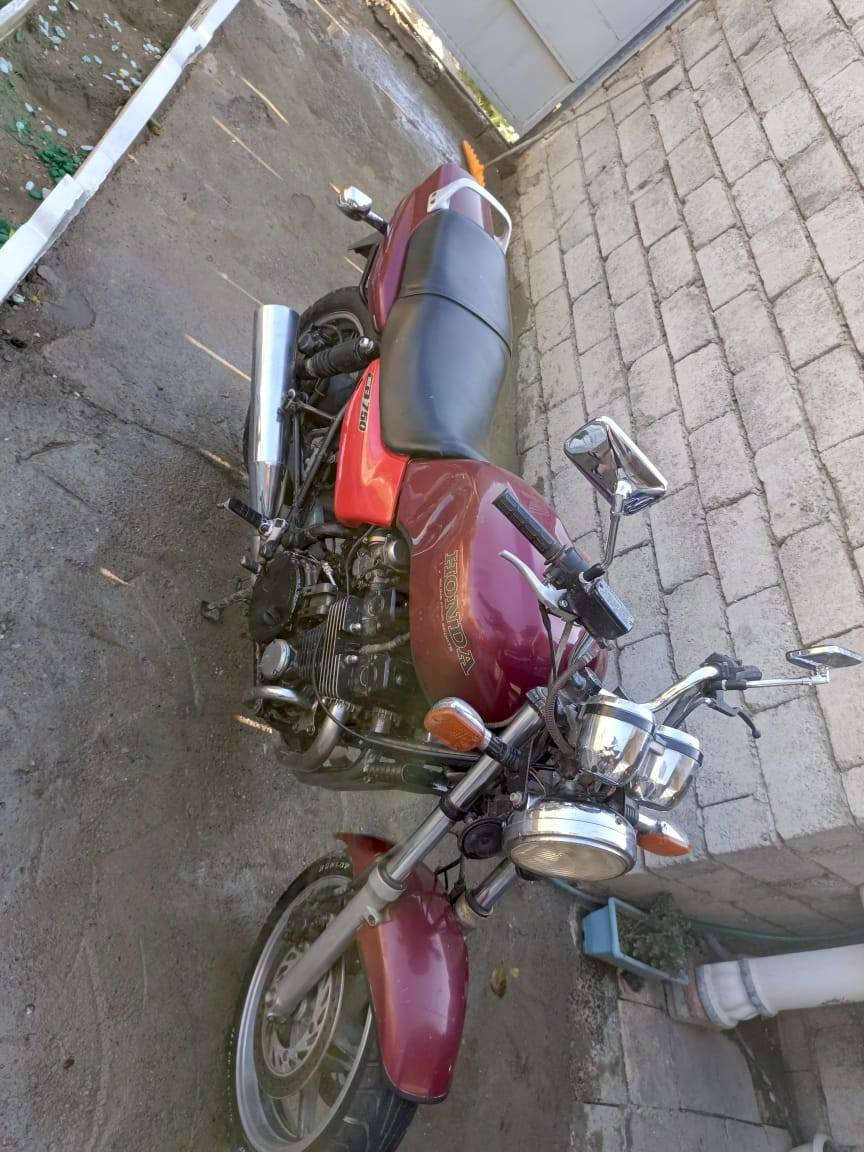 للبيع سيبي فور حجم المحرك 750 ماطور شلعه ومعدل فول مفتوح كور لايت كيجات ٠بكلايت كلو شغال،، ملاحضه السلف يراد فحمات يخرط) مكاني موصل جانب الأيمن سعر 850 ستفسار ***********
