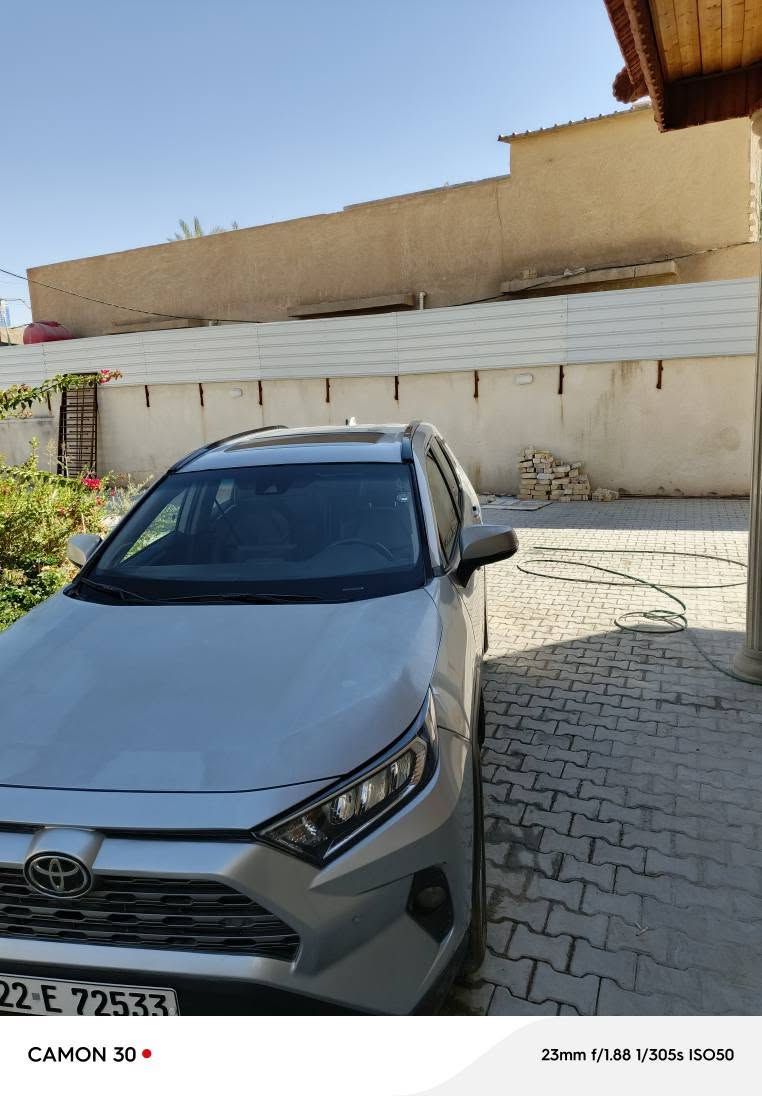 تويوتا راف فور لمتد موديل ٢٠٢١ كشنات جلد فتحة سقف مثبت سرعة لايتات زينون ماشية ٦٨ ألف كيلو حقيقي السعر ١٩٠ ورقة السيارة باسمي *********** كربلاء, العراق
