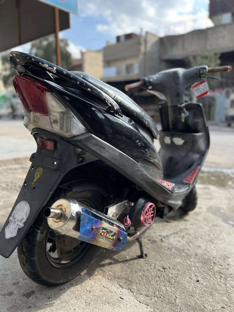 السلام عليكم دراجة ماكس عدلة للبيع مابيه اي نقص فقط الدكمة مال هورن السعر 450وبيه مجال قليل مكاني بغداد الشعب رقم ***********
