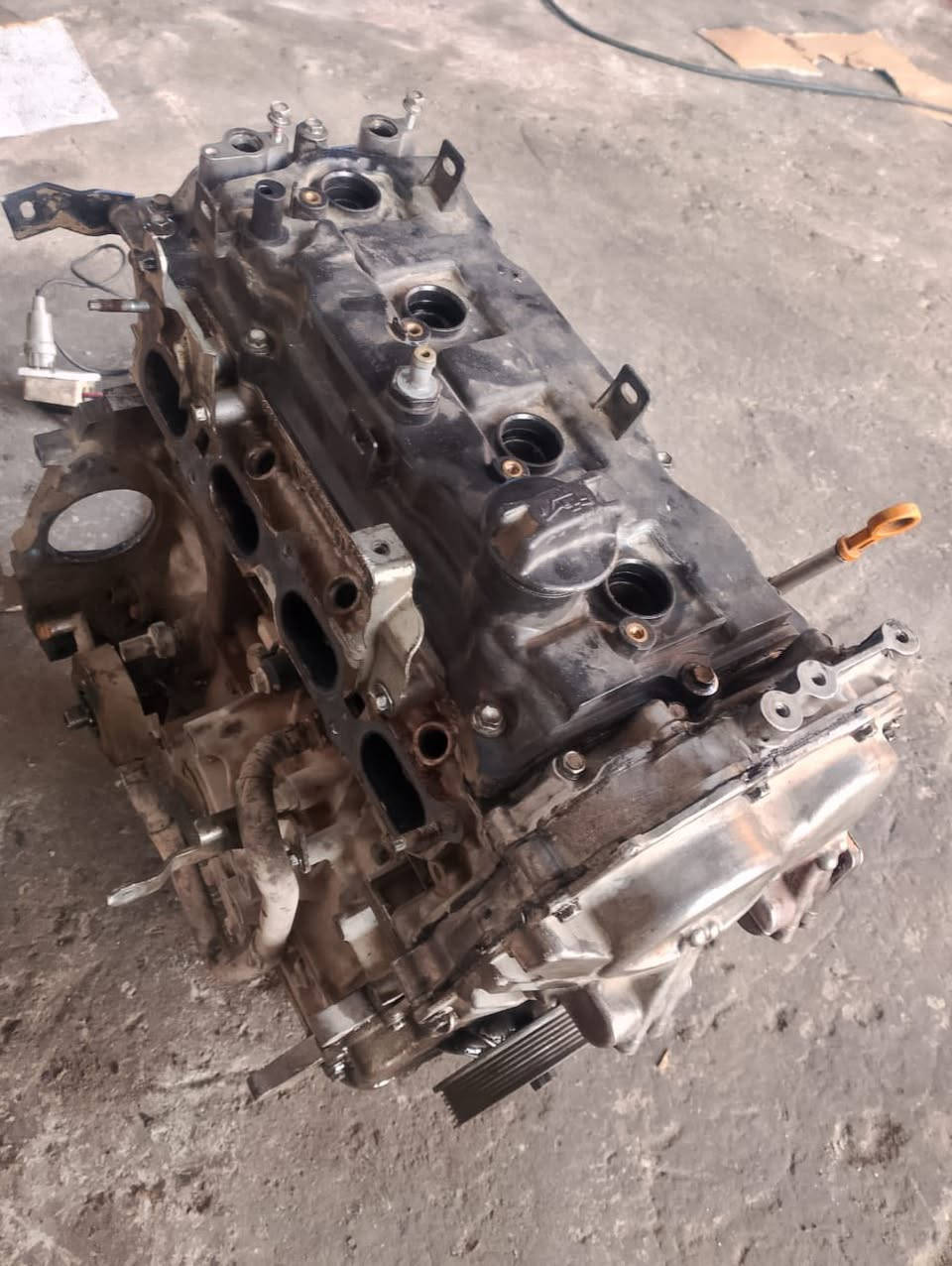 سلام عليكم. مكينه نيسان يورفان موديل ١٩ بيها بس كازكيت   لاتصرف ولا تبخير.   كامله هيه وزنجيلها المكينه عارضهاا ٤ ورقات وبيها مجال مكانها. الحسنيه ***********
