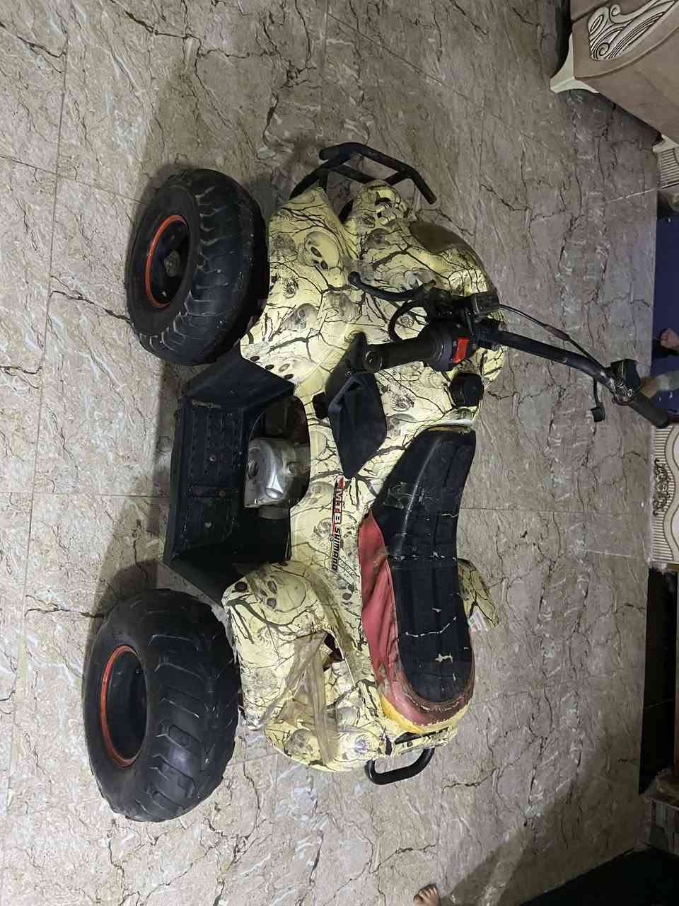 سلام عليكم دراجه رباعية باتري جديد دراجه نضيفه حيل  محرك فول خير من الله دراجه سعرها 250قفلهه وترهم للمراوس نكرة سلف رقمي ***********
