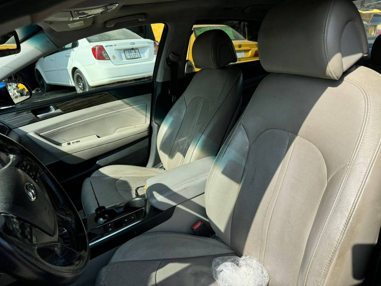 السلام عليكم 
سوناتا موديل 16 فول موصفات VIPوارد امريكي حادث جاملغ طاك ايرباك دشبول ماشيه 135 كير مكينه صدر امامي خلفي جاهزات شاشه كامره تحكمات بصمه كشنات جلد وكهرباء بنرما مري شفط رادار وبيه هواي موصفات 
السعر 140 وبي مجال 
مكانه الحريه الدولعي او الحله 
اي ستفسار على رقم *********** بغداد, العراق
