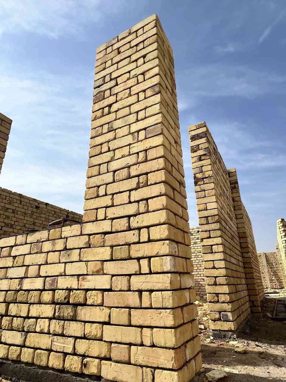 #الحمدلله 
تم اكمال بناء مرحلة الى الرباط فوق الشبابيك مساحة150mمنطقة /الطوبة والنخيلة/ طابوگة انچكتر عمارة الخلفةسلام البصراوي
للاستفسار***********
