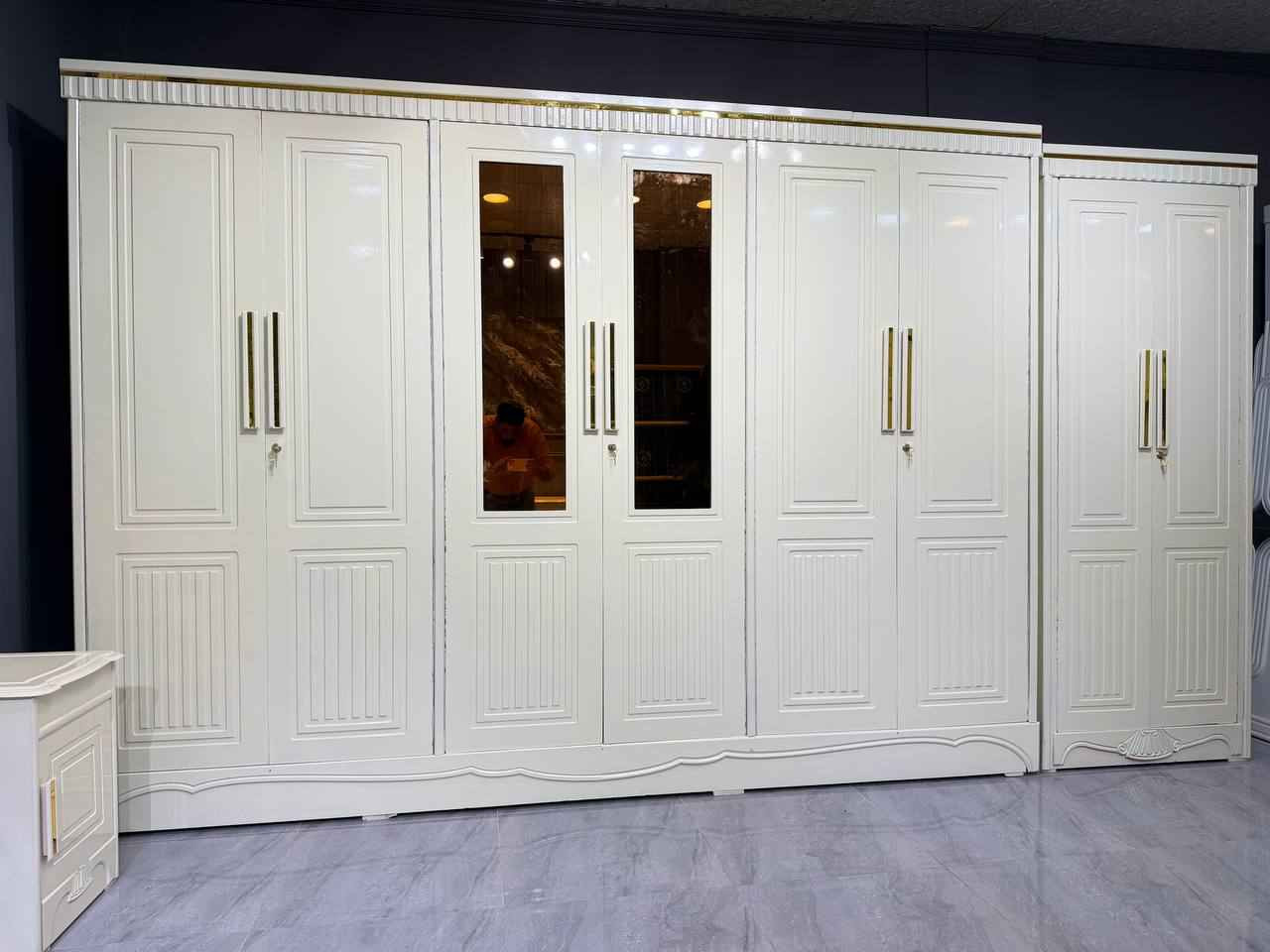 غرفة عراقية – شغل اقتصادي من أصباغ البوية

التفاصيل الكاملة والقياسات موضحة داخل الفيديو 

تتكوّن من 9 قطع بالمواصفات التالية:

 الكنتور
•  أبواب CNC
• الخارج: MDF تارس سمك 5 ملم
• الداخل: معاكس أبيض 3 ملم
• الضهر: معاكس أبيض 3 ملم مشدود براغي
• نرمادات شريطية
• الفرشة: بلوك

 الصومية
• بلايد أسود
• 6 أرجل 

 الشازلون والطابورية إضافة بـ 50 ألف

للطلب أو الاستفسار راسلنا مباشرة 

للحجز والاستفسار يمكنك مراسلتنا 
تابع صفحتنا ليصلك كل #جديد
 #اثاث_منزلي  #غرف_نوم #غرف_تركية #غرف_صاج  #توصيل_فقط موصل, نينوى


**إذا كنت صاحب هذا الإعلان وتريد حذفه لأي سبب، رجاءا أرسل رسالة إلى الدعم الفني**