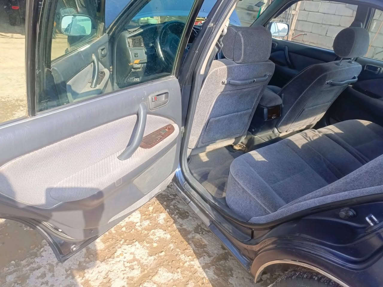 السلام عليكم
راس الثور تكم موديل 95 سياره جاهزه كفاله عامة ضربة وصبغ وعيب شرعي سياره نضيفه وجاهزه مكينة وكير تبريد ثلج قطعتين منظومة زنون تخم تاير كارتون رقم بصرة بأسمي تحويل ثاني يوم سياره جاهزه بمعنى الكلمه 
السعر 85
مكاني ناصريه 
***********
