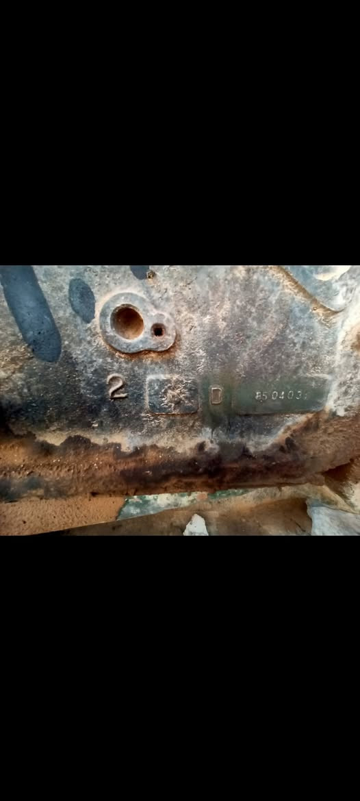 السلام عليكم . محرك فالفو تفاصيله موجود بالصوره بالنسبه  لحجمه كان مربوط على رأس توليد  250kv المحرك بكامل تفرعاته جيب كازك وشغل بيه تبخير مكان المحرك محافظة المثنى قضاء الخضر للاستفسار الاتصال ***********
