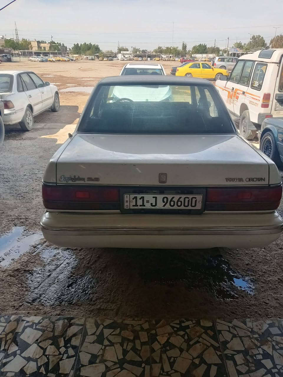 سوبر سيدان موديل 1990 بدون حادث بس هلالات الخلفيه مصبوغ كير مكينه بطه كامله السياره حداديه دبلات العنوان البياع السعر 65 ورقه ***********
