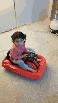 السلام عليكم ألعاب أطفال للبيع بالة مستخدم شحن  عنوان بغداد جديدة الامين الثانية رقم تليفون ***********
