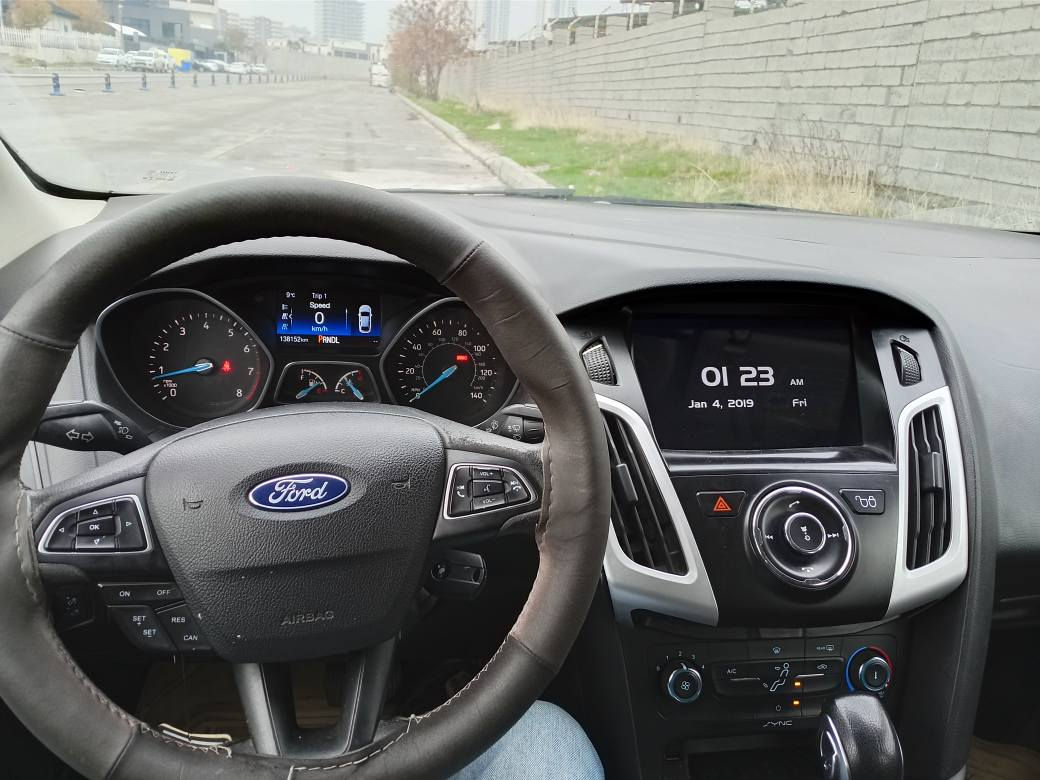 فۆرد فۆکەس مەکینە ٢٠ بێ تۆربۆ مۆدێل ٢٠١٨ مواسەفات  SE شاشە ئایپاد . کامێرا . تحدد سرعە . سوکان ڤۆلیۆم . حەساسی تایەکان . زۆر مواسەفاتی تر ... نرخی ٨١ و معامەلەیەکی کەم ... ٦ پارچەی بۆیاخە بە شەرتی ئەوەی دەعمی نەبێ ... ئەرباگ و تەحویل و گەرمی و ساردی و گێڕ و مەکینە و تەقەو ڕەقەی بە شەرت ... 
***********
*********** السليمانية, العراق
