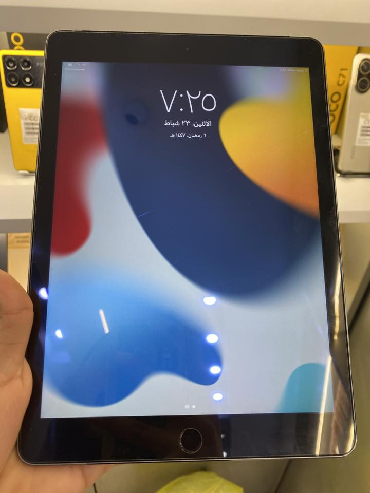 سلام عليكم
ايباد AIR 2 يدعم شريحه ذاكره 64 
سعره 80 الف تحديثه متوقف ع 15
بي فطر بالشاشة ما مأثر ع اي شى  
رقمي ***********
مكاني بغداد حي الاعلام
