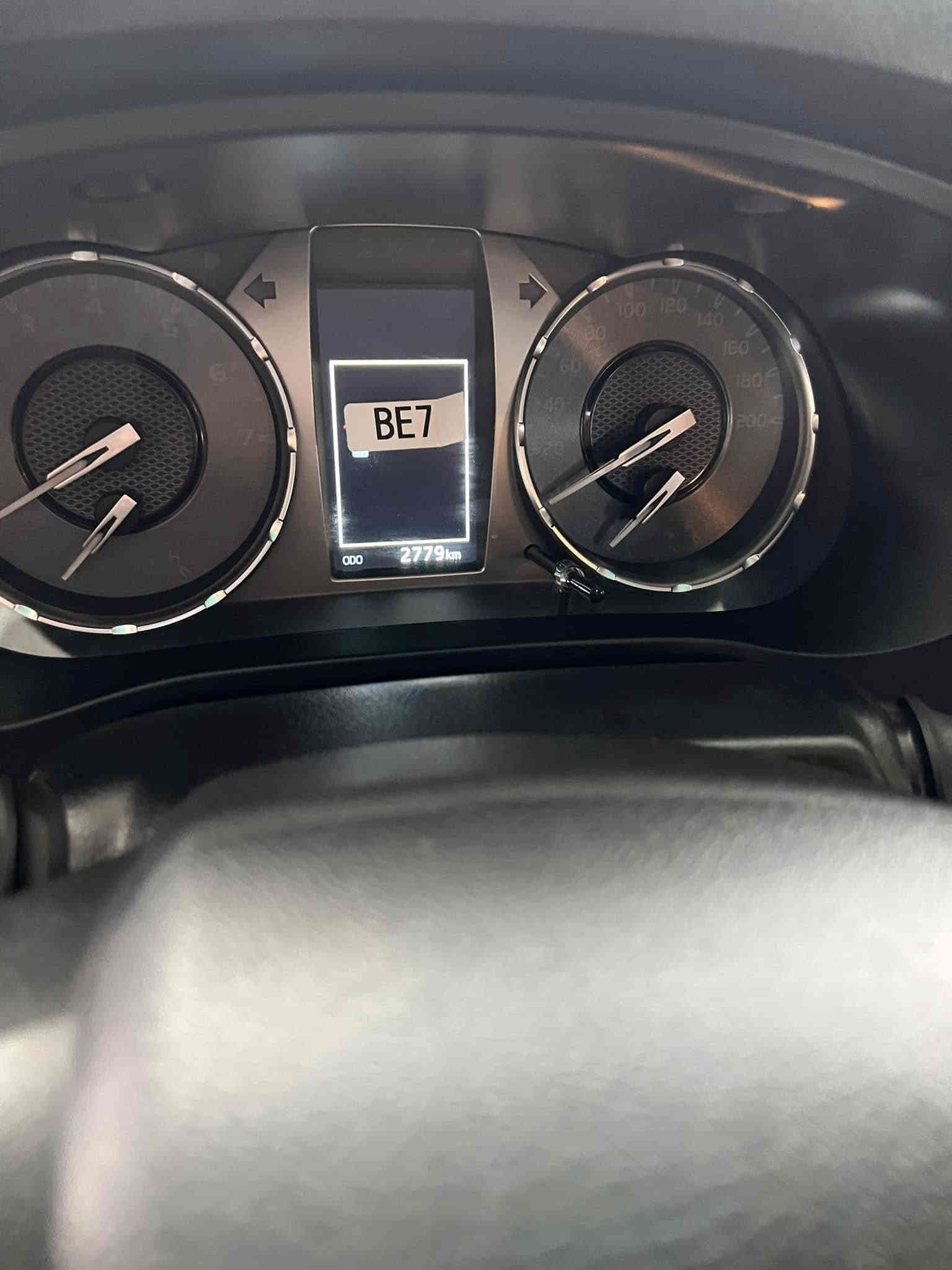 سلام عليكم 
بكم زيرو للبيع 
موديل 2025
كير ومحرك شرط 
عنوان شرقاط 
لا طخه لا شخط شرط 
السعر 270 وبيها مجال للطيبين 
الرقم ***********
