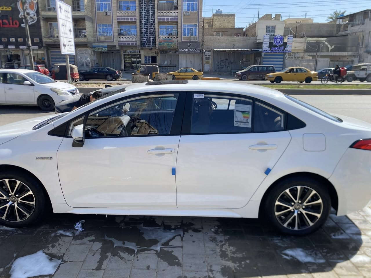 السلام كورلا هايبرد ٢٤ الشكل الامريكي السياره مراوس ويه جالنجرRT
ماشيه 30الف تقريبن ارقم اربيل ب أسمي بيها باب مبدل اصلي وكاله وبيها تكحيل بداير جاملغ باقي السياره مكفول مثل ماموضح بلسونار الى استفسار واتساب *********** بغداد حي اور
