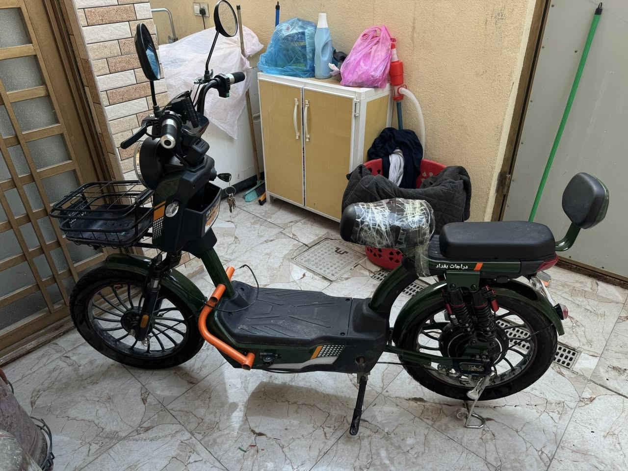 سلام عليكم بايسكل شحن موديل 25 جديد صاريل شهر من مشتريه
يجي خمس بطاريات كبار 

يمشيك يومين الى ثلاث ايام 

بدون شحن 

وياه شاحنته الاصليه و شاحنه اضافيه شحن سريع 

و وياه البايدام و الذراع و الزنجيل جديدات 

بس يرادله كشن  

مكاني كربلاء البوبيات عامود 64 

السعر  450 و بيه مجال

(( اني ماخذه 650)) 

للتواصل عالخاص او واتساب 

***********
