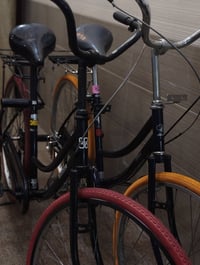 📍 بايسكلات ياباني باله  1. ألون أسود تايرات حمر موديل 15 شركه مرغوبة أ...