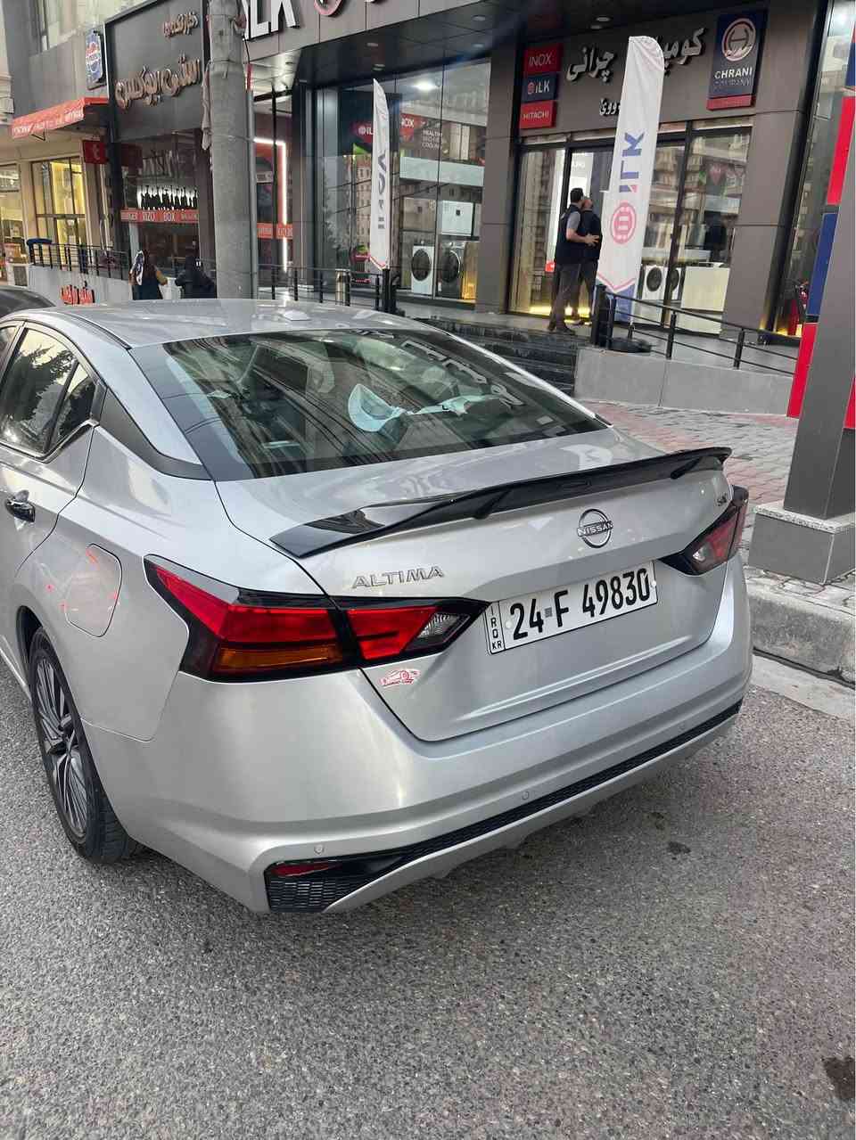 التيما 2023 SV 
السيارة ماشية85 مايل
السعر155 ومعاملة
المواصفات معروفة
السياره بيها قطعة صبغ وشبر بوند وشبر جاملغ تعديل بارد وتعديل بسيط بالهلال رقم الشاصي واضح
متواجد دهوك-موصل
التواصل:*********** دهوك, العراق

