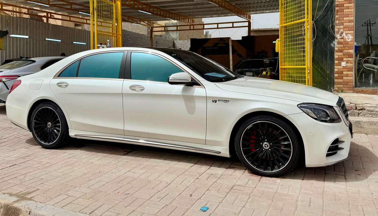 مرسيدس 560s 2014 محدث 2020 كت AMG
محرك V8 توين توربو
المواصفات :
. جكات 
. ابواب شفط
. باب طويل
. داخل جلد لون بيجي
. سقف شاموا
. بردة خلفية
. بانوراما
. رادارات امامي
. نقط عمياء
. جنطة كهرباء مستشعر ذكي
. انارة داخلية متغيرة
. سماعات برومستر
. كشنات خزن 
. لايتات داينمك
. انظمة قيادة متعددة
. جهاز تعطير بالجگمجة 
. جهاز CD بالصندوق
وباقي مواصفات المرسيدس معروفة 
كير ومحرك بلادي بدون خلل بدون مسج بدون مصرف
تخم تايرات جديد ادامة قبل فترة سويتلها 
مشاية 87mi الف
السيارة ضمان دولي
ارقام السيارة سليمانية بأسمي تحويل مباشر
بيها الجاملغ الخلفي كلير  فقط من اجتي من بره 
سعر 358 $ سعرها كلش مناسب وبيها مجال للشراي 
مكانها الفلوجة او المنصور 
للاستفسار : *********** واتساب واتصال
*********** اتصال
