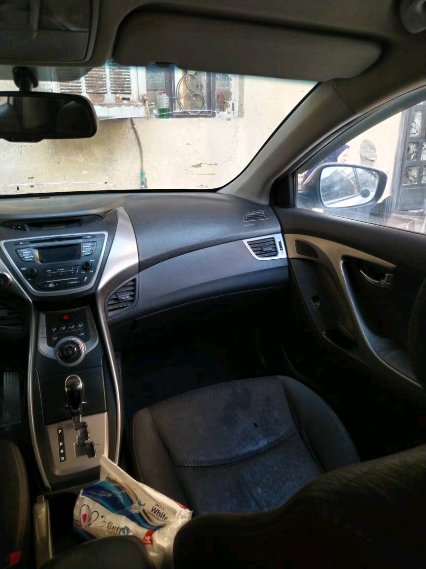 النترا افانتي  2014  ... ماشيه 250000 :  حادث بنيد و قبق جنطه بدون شواصي  سعر 90
  ورقة 