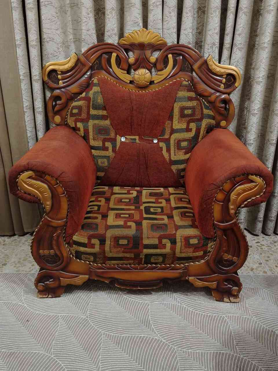 السلام عليكم تخم تفاصل عراقي ١٠ مقاعد ما بي ضرر السعر 300 الف وبي مجال بسيط  مكاني مدينه الكياره***********
